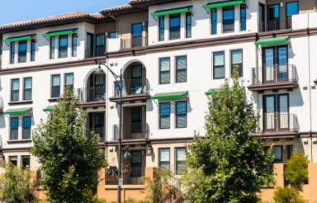 המדריך המקיף לבחירת מתווך דירות מקצועי